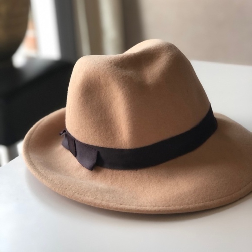 Classic Women's Felt Fedora Hat in Camel with Black Band